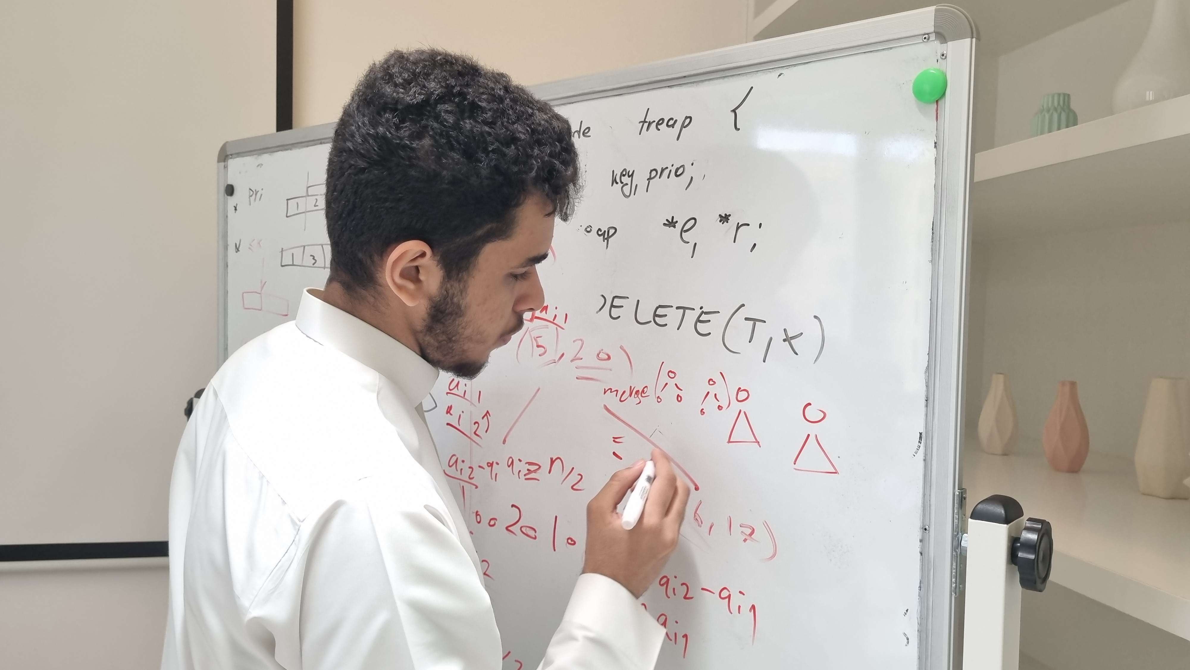 طلاب يشاركون في مسابقة رياضية